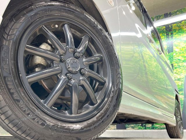 �y15�C���`�A���~�z�C�[���z�O�ςɃ}�b�`�����A���~�z�C�[���𑕒����Ă���܂��B�e��A���~�z�C�[����A�X�^�b�h���X�^�C�����戵�����Ă���܂��B���񂲑��k����������