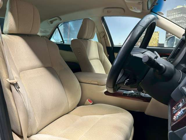 �^�]�Ȃ��L�X�Ƃ��Ă���^�]���₷�������������Ă��܂��������N���[�j���O�����{�ς݂ł��B