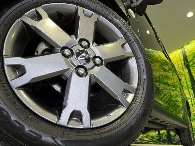 �y����15�C���`�A���~�z�C�[���z�O�ςɃ}�b�`���������A���~�z�C�[���𑕒����Ă���܂��B�e��ЊO�A���~�z�C�[����A�X�^�b�h���X�^�C�����戵�����Ă���܂��B���񂲑��k����������