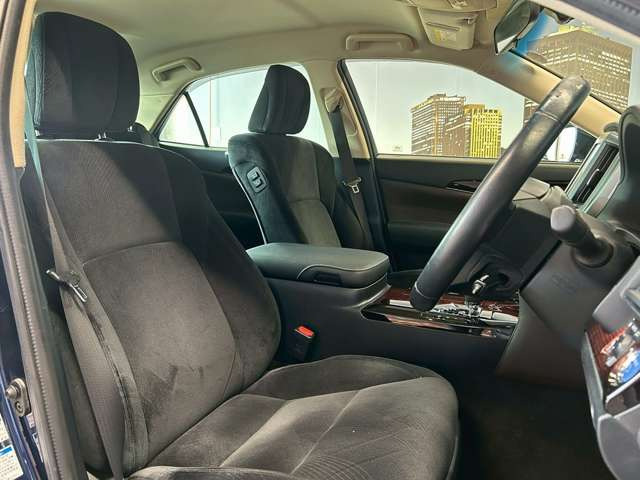 �^�]�Ȃ��L�X�Ƃ��Ă���^�]���₷�������������Ă��܂��������N���[�j���O�����{�ς݂ł��B