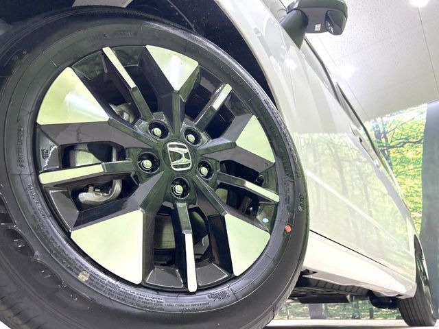 �y����16�C���`�A���~�z�C�[���z�O�ςɃ}�b�`���������A���~�z�C�[���𑕒����Ă���܂��B�e��ЊO�A���~�z�C�[����A�X�^�b�h���X�^�C�����戵�����Ă���܂��B���񂲑��k����������