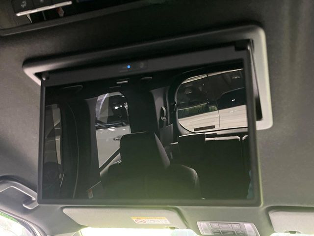 【13型フリップダウン】大画面モニターで後席でもエンタメをお楽しみいただけます。家族や友人とお出かけする機会が多い方に大人気です♪