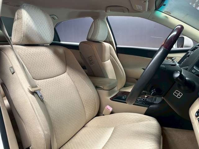 �^�]�Ȃ��L�X�Ƃ��Ă���^�]���₷�������������Ă��܂��������N���[�j���O�����{�ς݂ł��B