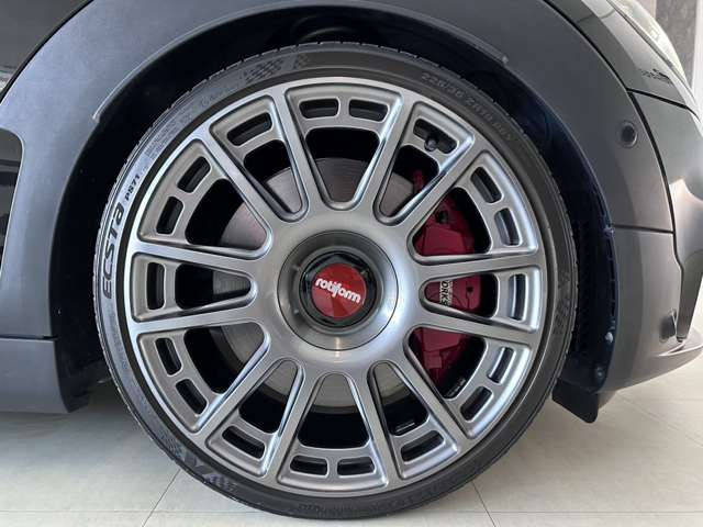 �J�X�^��:���e�B�t�H�[�� OZR19�C���`�z�C�[��