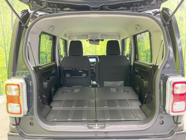 普段のお買い物や通勤、送迎等に十分な荷室スペースを確保しております。セカンドシートを倒すと、大きな荷物の積載も可能です♪