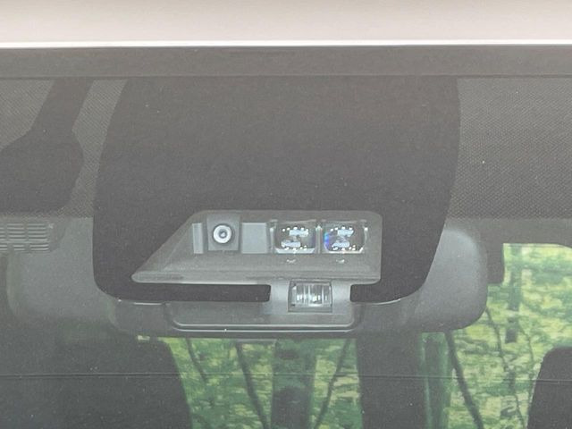 ヴォクシー1.8 ハイブリッド ZS 煌