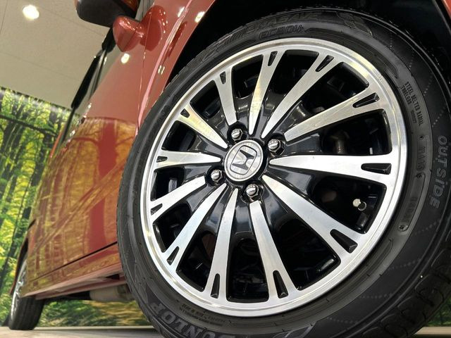 �y����15�C���`�A���~�z�C�[���z�O�ςɃ}�b�`���������A���~�z�C�[���𑕒����Ă���܂��B�e��ЊO�A���~�z�C�[����A�X�^�b�h���X�^�C�����戵�����Ă���܂��B���񂲑��k����������