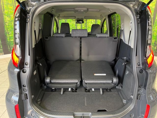 後席を格納すると、これだけの広さが!シーンに合わせたシートアレンジで、大きな荷物も積むことが出来ます♪