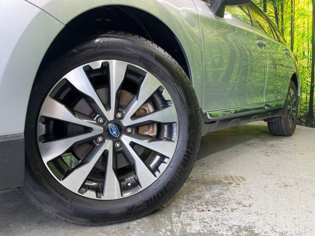 �y����18�C���`�A���~�z�C�[���z�O�ςɃ}�b�`���������A���~�z�C�[���𑕒����Ă���܂��B�e��ЊO�A���~�z�C�[����A�X�^�b�h���X�^�C�����戵�����Ă���܂��B���񂲑��k����������