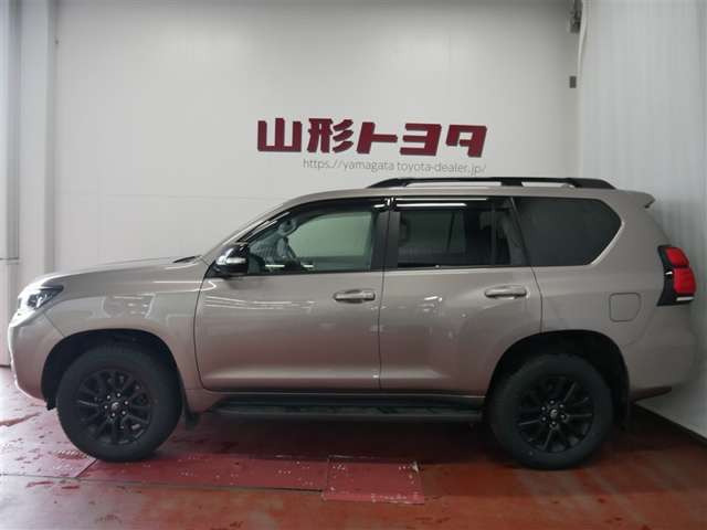 ランドクルーザープラド2.7 TX Lパッケージ マットブラック エディション 4WD