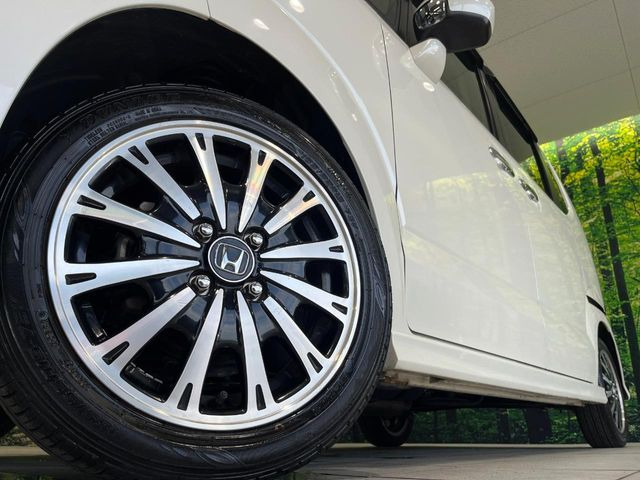 �y����15�C���`�A���~�z�C�[���z�O�ςɃ}�b�`���������A���~�z�C�[���𑕒����Ă���܂��B�e��ЊO�A���~�z�C�[����A�X�^�b�h���X�^�C�����戵�����Ă���܂��B���񂲑��k����������