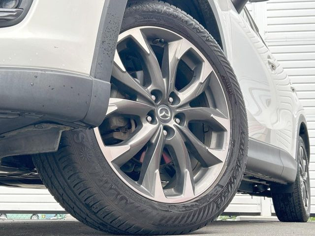 �y����19�C���`�A���~�z�C�[���z�O�ςɃ}�b�`���������A���~�z�C�[���𑕒����Ă���܂��B�e��ЊO�A���~�z�C�[����A�X�^�b�h���X�^�C�����戵�����Ă���܂��B���񂲑��k����������