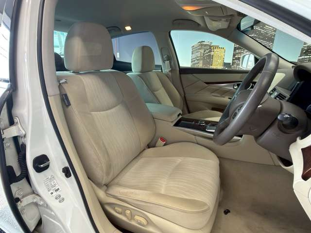 �^�]�Ȃ��L�X�Ƃ��Ă���^�]���₷�������������Ă��܂��������N���[�j���O�����{�ς݂ł��B