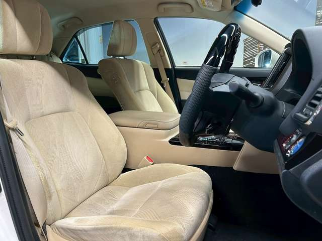 �^�]�Ȃ��L�X�Ƃ��Ă���^�]���₷�������������Ă��܂��������N���[�j���O�����{�ς݂ł��B