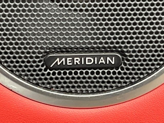 ��MERIDIAN�T�E���h�V�X�e��:���f�����ɍœK�Ȓ������{���ꂽ�A�n�C�G���h�T�E���h�V�X�e���ł��B�ʏ�̃X�s�[�J�[�Ɣ�r���Ă����̍L���肪�������܂��B���񂲗��X�̏ゲ�̊����������B