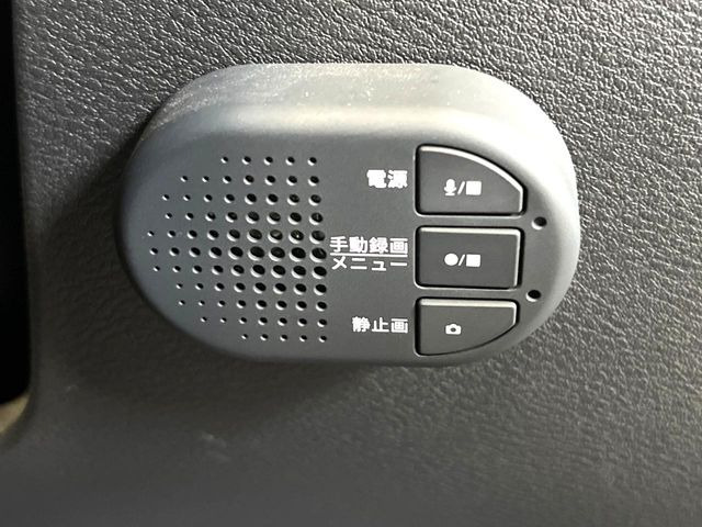 【ドライブレコーダー】ドライブレコーダー装備!走行中はもちろん、あおり運転や事故に遭遇した際、映像で記録し、万一のリスクに備えます。※記録用SDカードはお客様ご自身でご準備いただく必要があります。