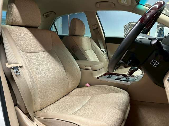 �^�]�Ȃ��L�X�Ƃ��Ă���^�]���₷�������������Ă��܂��������N���[�j���O�����{�ς݂ł��B