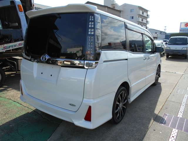 ノア1.8 ハイブリッド Si W×B