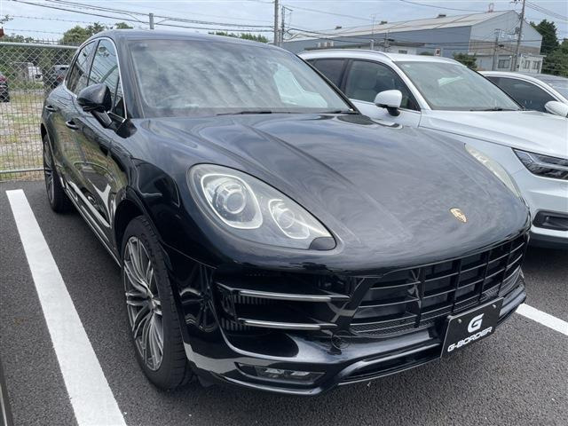 マカン(ポルシェ) ターボ PDK 4WD　禁煙車 レッドレザーシート サンルーフ 中古車画像