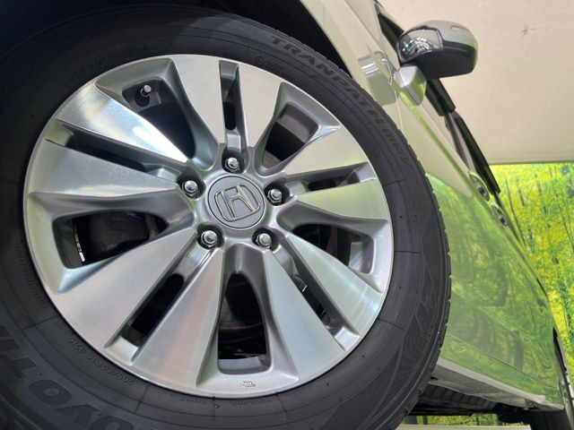 �y����16�C���`�A���~�z�C�[���z�O�ςɃ}�b�`���������A���~�z�C�[���𑕒����Ă���܂��B�e��ЊO�A���~�z�C�[����A�X�^�b�h���X�^�C�����戵�����Ă���܂��B���񂲑��k����������