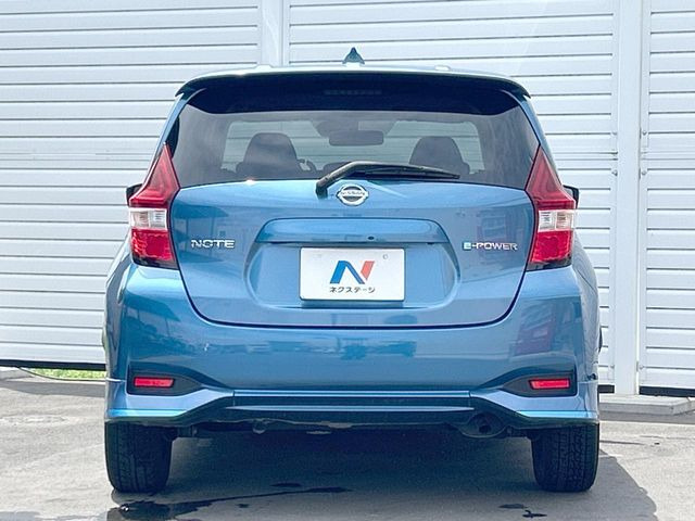 安心の最長10年・走行無制限保証(有償)をご用意。保証内容も充実はもちろん、無料点検&オイル交換や、年中無休の全国・24時間ロードサービスも付帯されておりますのでご安心下さい。