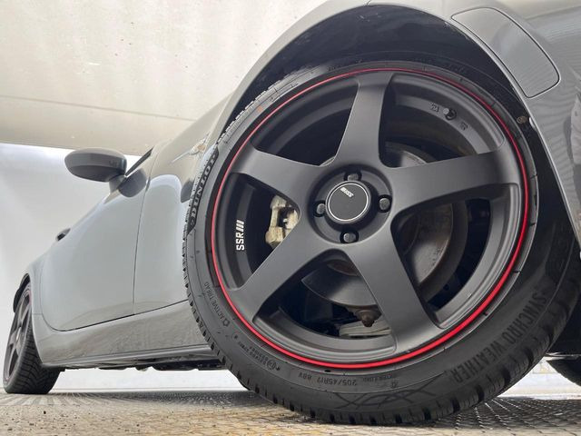 �y17�C���`�A���~�z�C�[���z�O�ςɃ}�b�`�����A���~�z�C�[���𑕒����Ă���܂��B�e��A���~�z�C�[����A�X�^�b�h���X�^�C�����戵�����Ă���܂��B���񂲑��k����������
