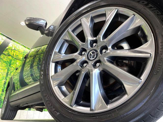 �y����18�C���`�A���~�z�C�[���z�O�ςɃ}�b�`���������A���~�z�C�[���𑕒����Ă���܂��B�e��ЊO�A���~�z�C�[����A�X�^�b�h���X�^�C�����戵�����Ă���܂��B���񂲑��k����������