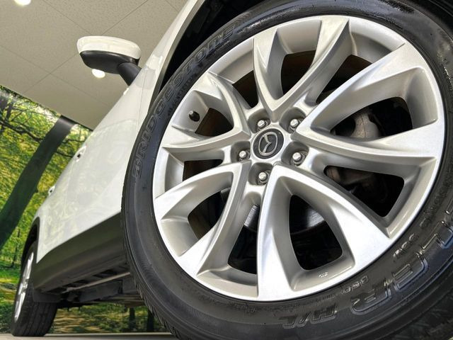 �y����17�C���`�A���~�z�C�[���z�O�ςɃ}�b�`���������A���~�z�C�[���𑕒����Ă���܂��B�e��ЊO�A���~�z�C�[����A�X�^�b�h���X�^�C�����戵�����Ă���܂��B���񂲑��k����������