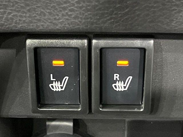 【シートヒーター】寒い日に重宝するシートヒーター!エアコンより早く温まってくれるので寒がりの人も安心ですね♪エアコンの温風は乾燥するから苦手、という方にもをおすすめです。