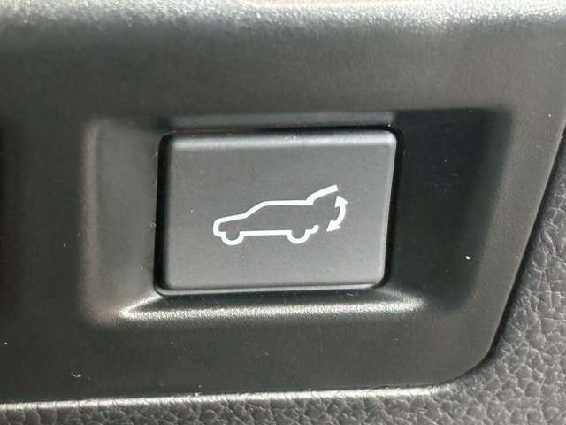 �y�p���[�o�b�N�h�A�z�����^�b�`�Ńo�b�N�h�A���J���A�߂�ꍇ�������^�b�`�ő���\�ŕ֗���UP�ł����^�]�Ȃ�����A�X�}�[�g�L�[����̑�����\�ł���