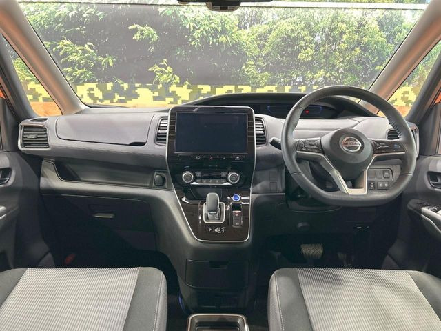 セレナ1.2 e-POWER ハイウェイスターV