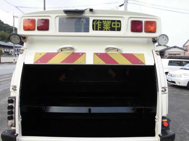 エルフ塵芥車