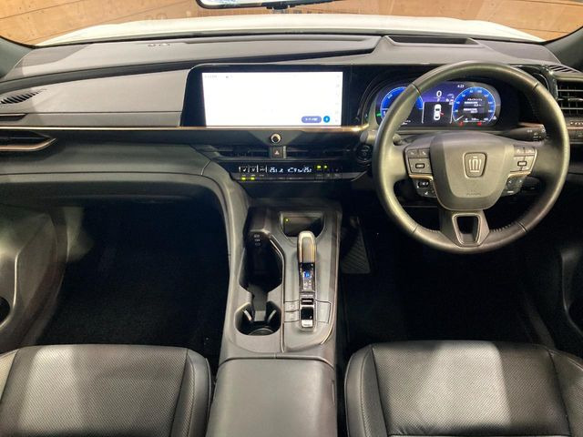 クラウンクロスオーバー2.5 G アドバンスト レザー パッケージ E-Four 4WD