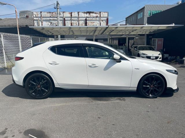 �������x�̃K���X�疌�ŝ����͂������A�㎿�ȃc���E����������B���O����_���J�����؂Ȉ��Ԃ�ی삵�A�F�����E�򉻂�h�~�B�u�e�X�v���b�V���R�[�g�v�A�u�e�v���~�b�T�R�[�g�v���炨�I�т��������܂��B