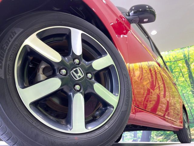 �y����14�C���`�A���~�z�C�[���z�O�ςɃ}�b�`���������A���~�z�C�[���𑕒����Ă���܂��B�e��ЊO�A���~�z�C�[����A�X�^�b�h���X�^�C�����戵�����Ă���܂��B���񂲑��k����������