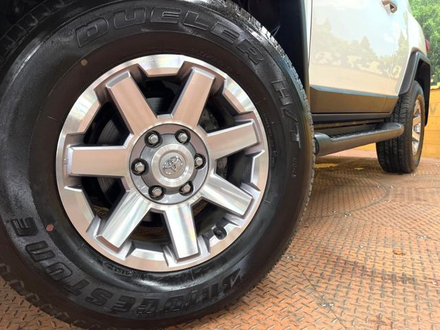 �y�����A���~�z�C�[���z�O�ςɃ}�b�`���������A���~�z�C�[���𑕒����Ă���܂��B�e��ЊO�A���~�z�C�[����A�X�^�b�h���X�^�C�����戵�����Ă���܂��B���񂲑��k����������