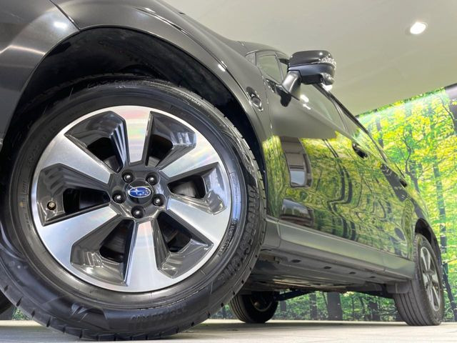 �y����17�C���`�A���~�z�C�[���z�O�ςɃ}�b�`���������A���~�z�C�[���𑕒����Ă���܂��B�e��ЊO�A���~�z�C�[����A�X�^�b�h���X�^�C�����戵�����Ă���܂��B���񂲑��k����������