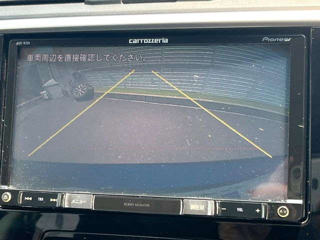 【サイド&バックカメラ】停車・駐車時に死角になりがちな運転席から見えづらいサイドとリアの障害物を確認できます!雨天時や夜間などは特に活躍してくれるアイテムです。