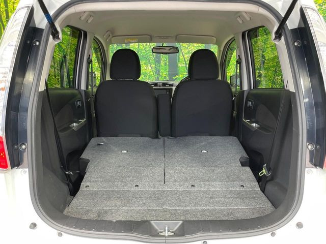 普段のお買い物や通勤、送迎等に十分な荷室スペースを確保しております。セカンドシートを倒すと、大きな荷物の積載も可能です♪