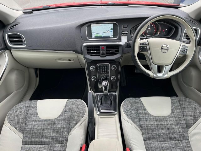 V40T3 モメンタム