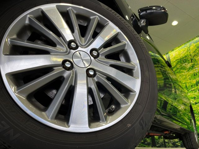 �y15�C���`�A���~�z�C�[���z�O�ςɃ}�b�`�����A���~�z�C�[���𑕒����Ă���܂��B�e��A���~�z�C�[����A�X�^�b�h���X�^�C�����戵�����Ă���܂��B���񂲑��k����������