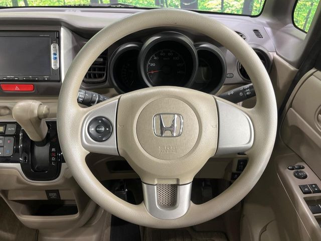 �y�X�e�A�����O�X�C�b�`�z�^�]���A�O������ڐ������炷���ƂȂ��A�I�[�f�B�I���̑��삪�\�ȕ֗��@�\!���S&���K�ȃh���C�u�����o���Ă���܂���