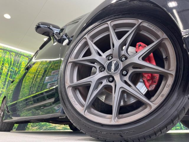 �y18�C���`�A���~�z�C�[���z�O�ςɃ}�b�`�����A���~�z�C�[���𑕒����Ă���܂��B�e��A���~�z�C�[����A�X�^�b�h���X�^�C�����戵�����Ă���܂��B���񂲑��k����������