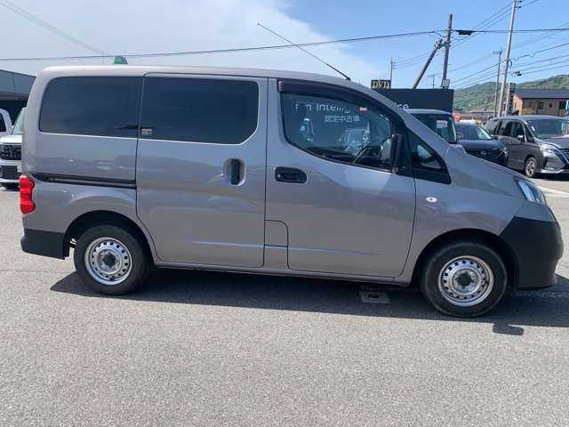 NV200バネットバン1.6 DX