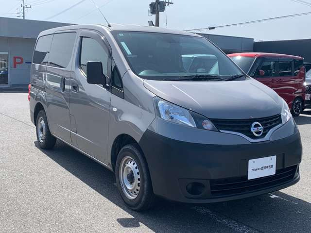 NV200バネットバン1.6 DX
