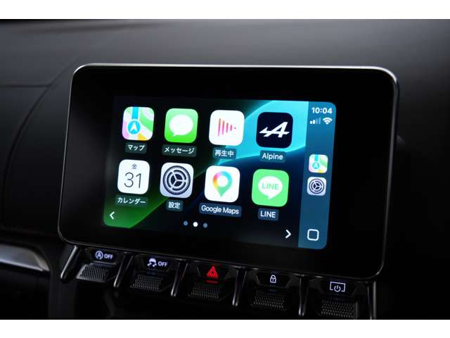 �A�b�v���J�[�v���C���ڂ���Ă���A�g�����ꂽiPhone�̃i�r�≹�y�A�v�������̂܂܎Ԃ̃f�B�X�v���C�ő��삵�Ă��������܂��B