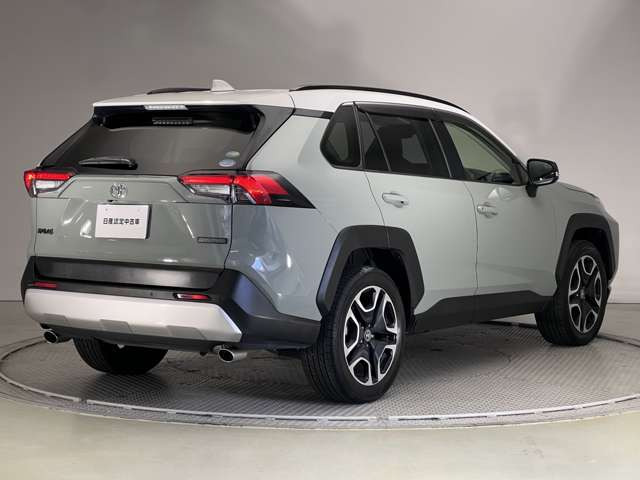 RAV42.0 アドベンチャー 4WD