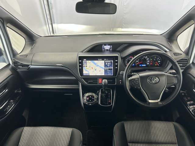 ヴォクシー2.0 ZS 煌II 4WD