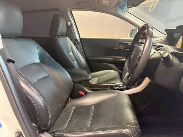�^�]�Ȃ��L�X�Ƃ��Ă���^�]���₷�������������Ă��܂��������N���[�j���O�����{�ς݂ł��B