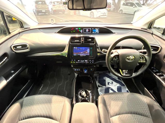 プリウス1.8 S セーフティ プラス ツートーン